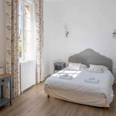 Couette-café Logis-des-cordeliers 3*