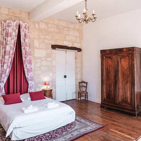 Couette-café Logis-des-cordeliers 3*