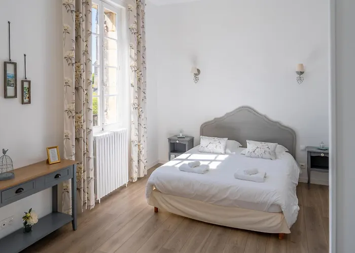 Bed & Breakfast Logis-des-cordeliers 3*