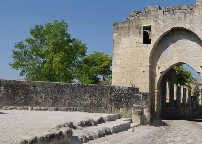 Logis-des-cordeliers Bed & Breakfast 3*